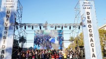 Imagen de Marcha Federal Universitaria | Masivo reclamo contra el Gobierno en Plaza de Mayo: «La situación es crítica»
