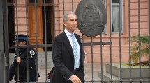 Imagen de Quién es Maurice Ostro, el empresario y gemólogo inglés que se reunirá con Javier Milei