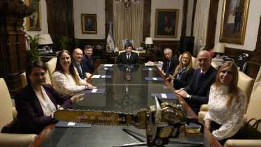 Milei se reunió con empresarios farmacéuticos y proyectan US$ 8.000 millones para investigación clínica en Argentina