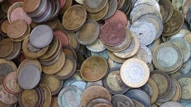 Una mala costumbre en las Cataratas del Iguazú: hallaron 400 kilos de monedas y alertan por su impacto ambiental