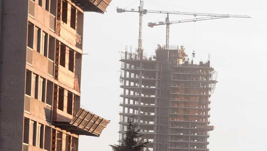 La actividad de la construcción retrocedió un 5% mensual y tocó su piso más bajo en las últimas dos décadas, según los últimos registros oficiales del INDEC. (Foto: archivo Oscar Livera)