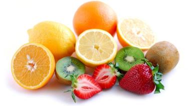 Las frutas que ayudan a retrasar el envejecimiento y recomiendan sumar todos los días
