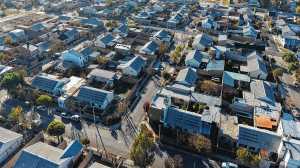 En Neuquén, el barrio San Lorenzo sur luce el asfalto en más de la mitad de sus calles