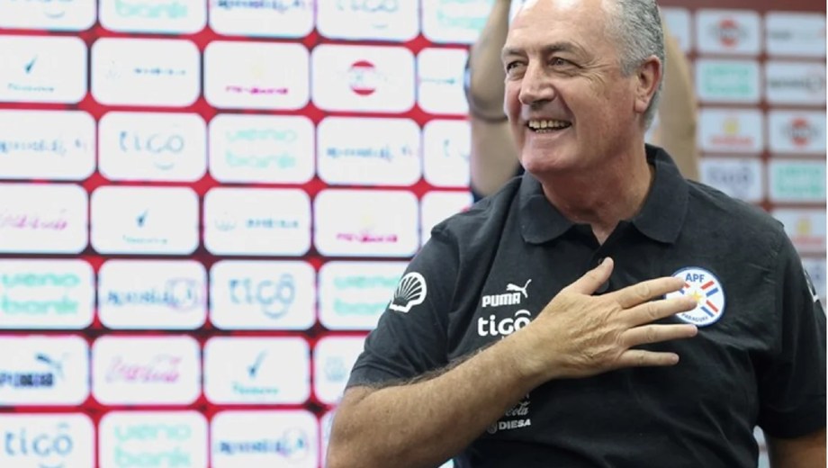 Gustavo Alfaro incluyó a 14 futbolistas que actúan en la Liga Profesional.