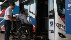 Cambios en pasajes gratuitos: qué implica la nueva medida de Transporte para personas con discapacidad