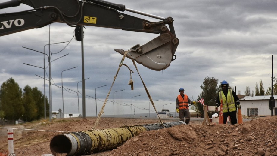 El colector norte avanza y y permitirá conectar a la barriada al sistema de red cloacal. (Foto: gentileza)
