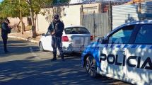 Imagen de Demoraron a dos personas y secuestraron un auto en Neuquén tras disparos contra un obrador