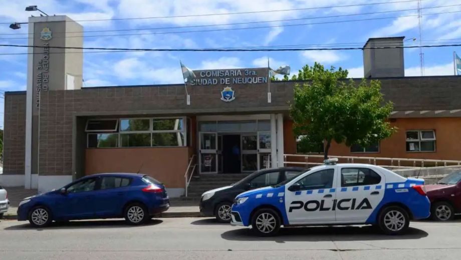 Los elementos incautados fueron trasladados a la dependencia policial para su análisis y resguardo judicial.
