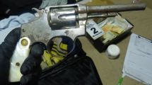 Imagen de Una investigación por un ataque armado derivó en allanamientos con droga, armas y un detenido en Cutral Co
