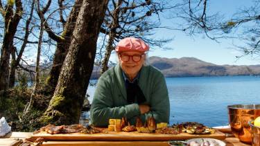 El sueño turístico de un pueblo de Chubut: el chef Francis Mallmann abrirá un restaurante escuela en Alto Río Senguer