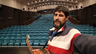 El pulso de la herencia y el camino propio: Dipi Carabajal presenta «Lealtad testimonial»