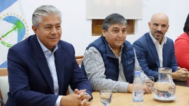 Rolando Figueroa crea un régimen de «cese voluntario» para estatales con falta de aportes en Neuquén