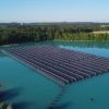 Imagen de 2.600 paneles solares verticales generan energía sobre un lago en Alemania: ¿cómo funciona?