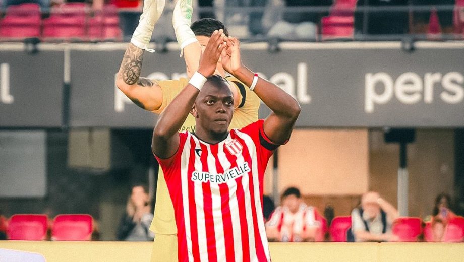 Edwuin Cetré acordó su renovación en Estudiantes hasta diciembre de 2028. 
