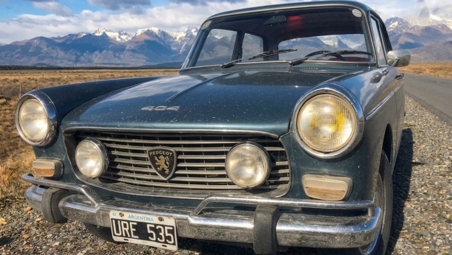 Entre más de 120 vehículos inscriptos en el Rally Patagónico, uno sobresale por su historia y su esencia: el Peugeot 404.