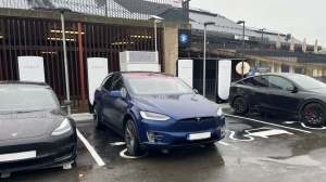 Tesla apuesta a eliminar las filas en sus cargadores