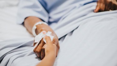 Crisis en hospitales de la UBA: aseguran que podrán atender solo un mes y medio más sin fondos