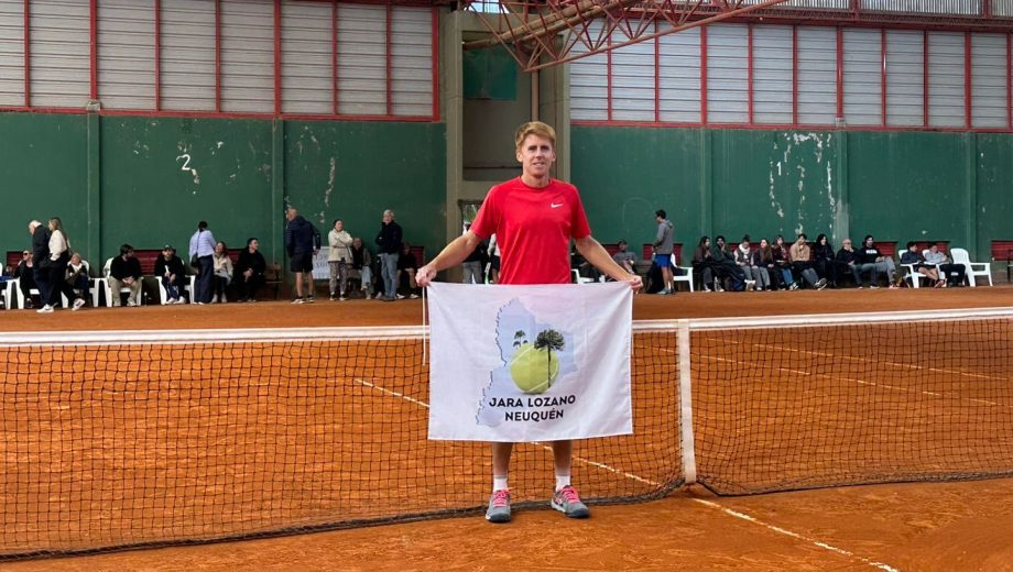 Nicolás Jara Lozano se quedó con la doble corona en la Copa Silvia Maronna disputada en Bahía Blanca. (Foto: gentileza)