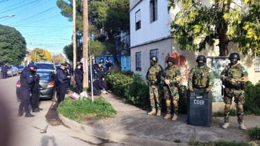Golpe policial en Río Negro: secuestraron seis armas en investigaciones por hechos graves en Viedma