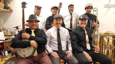 La Sureña Jazz Band:  celebra sus treinta años con un gran show en Cipolletti: su desopilante origen y el regreso de uno de sus fundadores