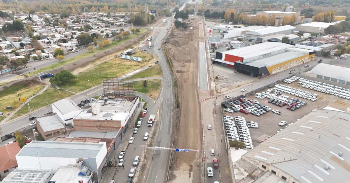 Imagen de En fotos | Entre máquinas y desvíos: cómo marchan las obras de la avenida Mosconi y el Acceso Norte en Neuquén