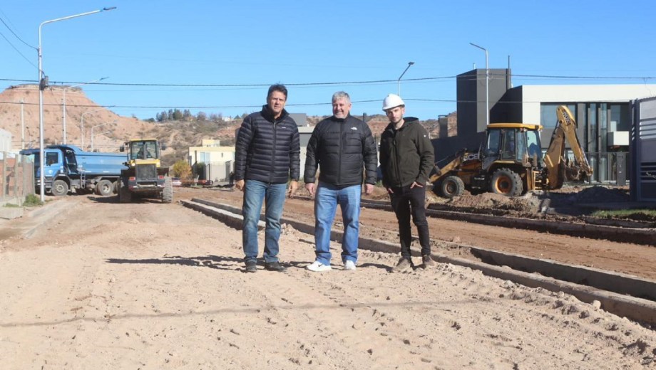 Mariano Gaido recorrió las obras en Rincón del Río. Fotos: gentileza 