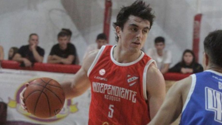 Drazen Sinigoj fue el goleador en la gran victoria del Rojo. (Archivo Oscar Livera)