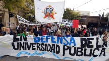 Imagen de Viedma se sumó a la Marcha Federal Universitaria con una movilización en defensa de la educación pública