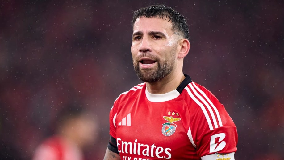 Nicolás Otamendi no seguiría en Benfica, donde jugó seis temporadas y levantó cuatro títulos.