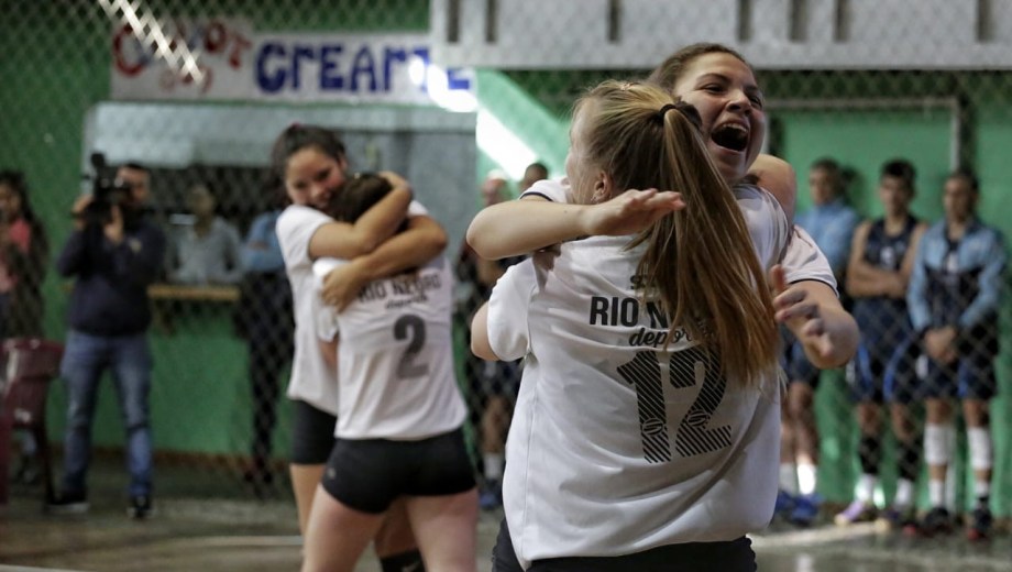 Viedma será uno de los escenarios principales con básquet y fútbol en el Polideportivo Ángel Cayetano Arias. Foto: gentileza.