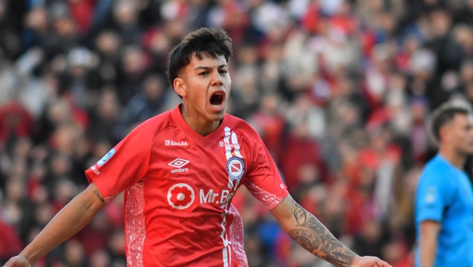 Facundo Jainikoski metió el gol de Argentinos Juniors. (Foto: Fotobaires)
