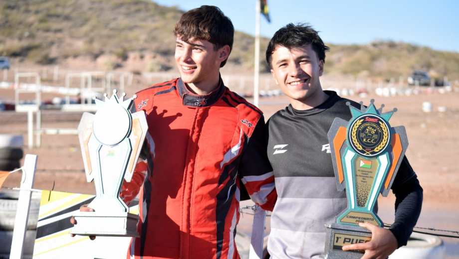 Datri (de rojo) y Vera, segundo y primero de la Senior en el Karting con caja. (Foto Prensa KCC)