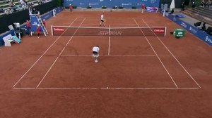 Insólito momento en el ATP de Hamburgo: un tenista perdió un punto, se bajó los pantalones y se hizo viral