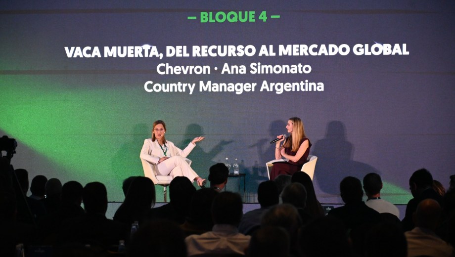 La ejecutiva destacó que la demanda global sigue creciendo y planteó que el desafío es posicionar a Argentina como un exportador confiable dentro del mercado energético internacional. Florencia Salto.