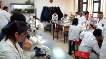 Imagen de Cómo enseñar a pensar: el proyecto que debate pseudociencias en escuelas secundarias en Bariloche