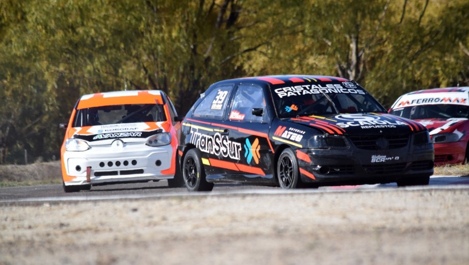 El Turismo Pista del Valle prende los motores en el Autódromo Parque Provincia del Neuquén.