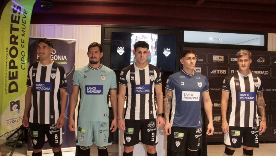 Cipolletti presentó la nueva indumentaria con los auspiciantes. (Foto: Oscar Livera)