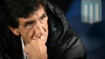 Imagen de Bombazo en Racing: Diego Milito echó a Gustavo Costas tras la eliminación en la Sudamericana