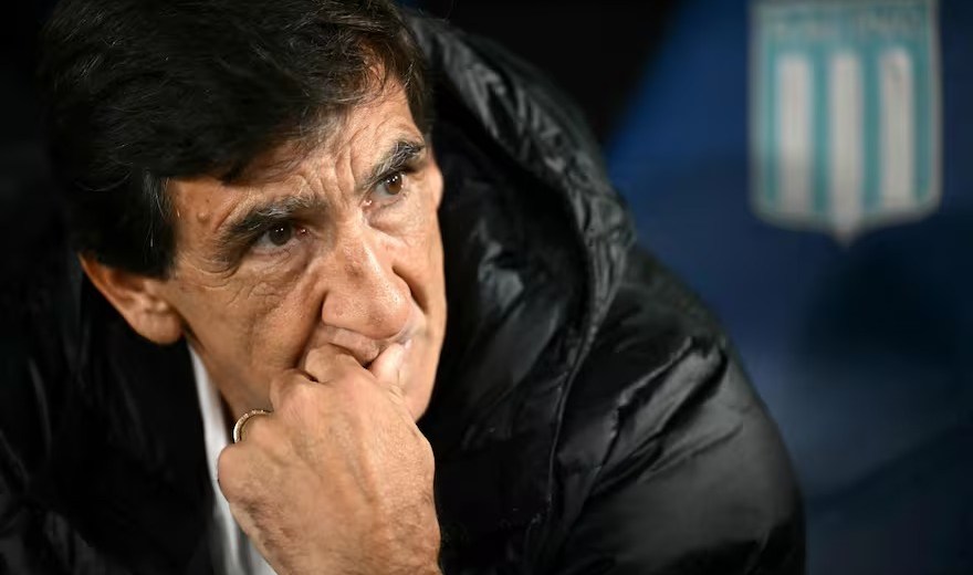 Gustavo Costas fue echado de Racing tras la eliminación en la fase de grupos de la Copa Sudamericana. (Foto: AFP)