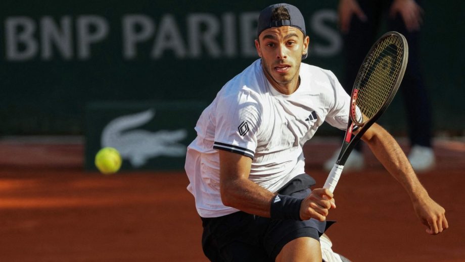 Cerúndolo ganó en cuatro sets y pasó a segunda ronda en Roland Garros. (Foto: AFP)