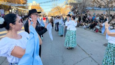 Cipolletti celebró el 25 de Mayo con 5 mil vecinos en las calles: tradición, baile y récord de instituciones