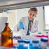 Imagen de La joven bioquímica que salió de una colonia rural, pasó por el Balseiro y hoy busca detectar el Parkinson a tiempo