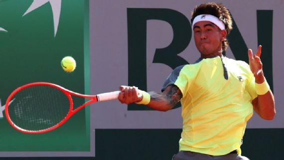 Francisco Comseaña se quedó con el duelo ante Luciano Darderi en el quinto set. (Foto: EFE)