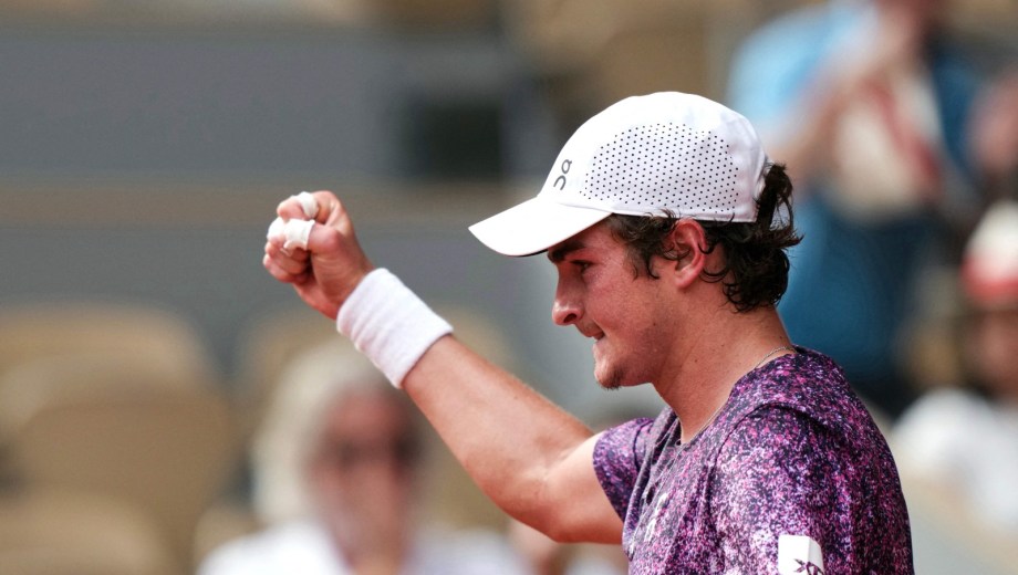Fonseca venció a Djokovic y dio el golpe en Roland Garros. (Foto: AFP)