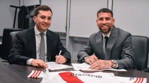 Otamendi es nuevo jugador de River: firmó su contrato en el Monumental antes del Mundial