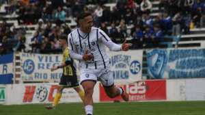 Atlético Regina goleó pero Roca también ganó y la Liga Confluencia se definirá en la última