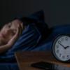 Imagen de Qué significa despertarse siempre a la misma hora durante la madrugada