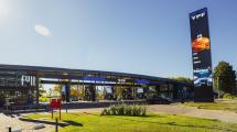 Imagen de YPF Black: cómo es la primera estación que inauguró YPF, con gastronomía premium y atención personalizada