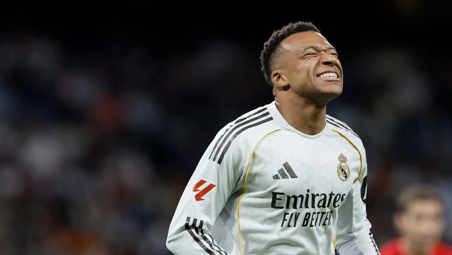 Mbappé fue silbado por los hinchas del Real Madrid. (AFP)