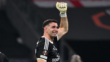 Dibu Martínez no jugará final de la Supercopa de Europa entre Aston Villa y PSG